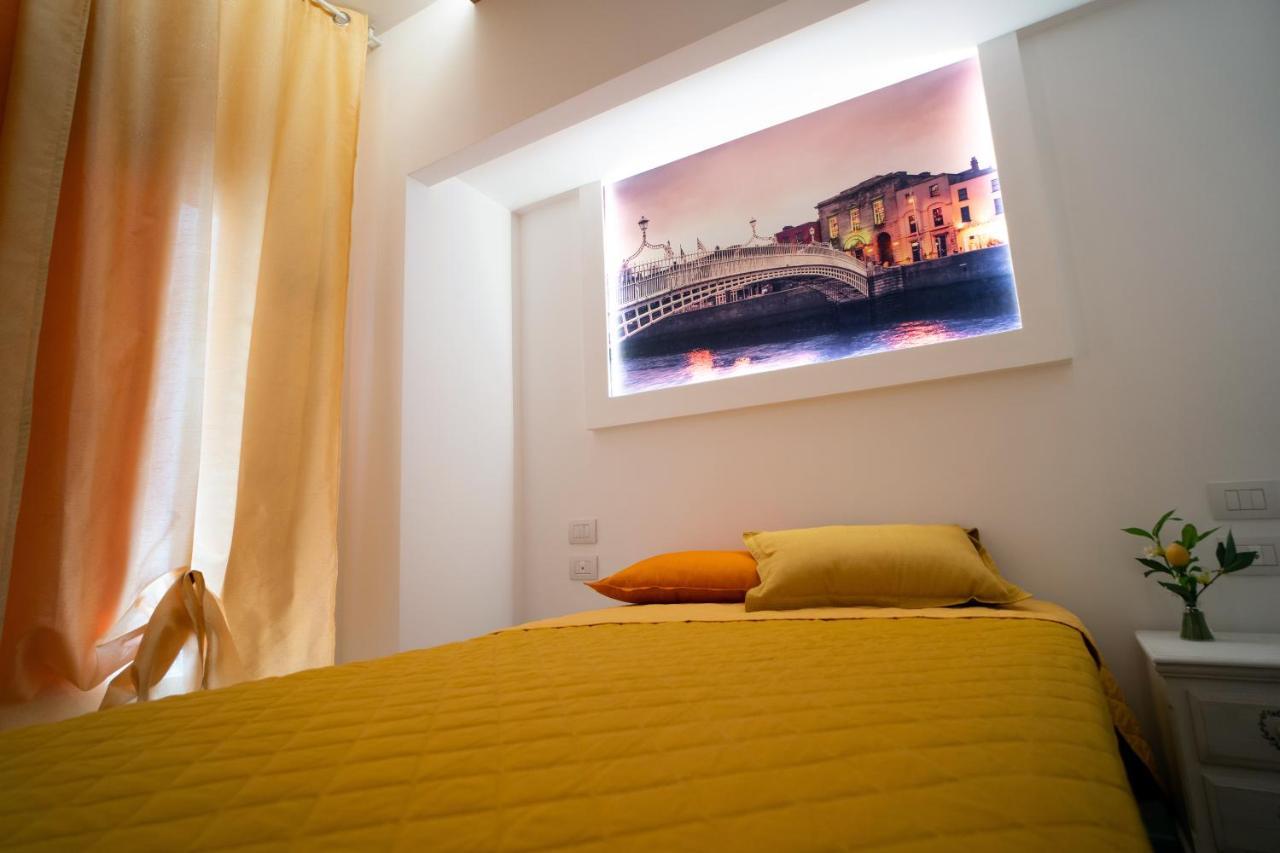 Couette-café L' Angolo Dei Poeti - *